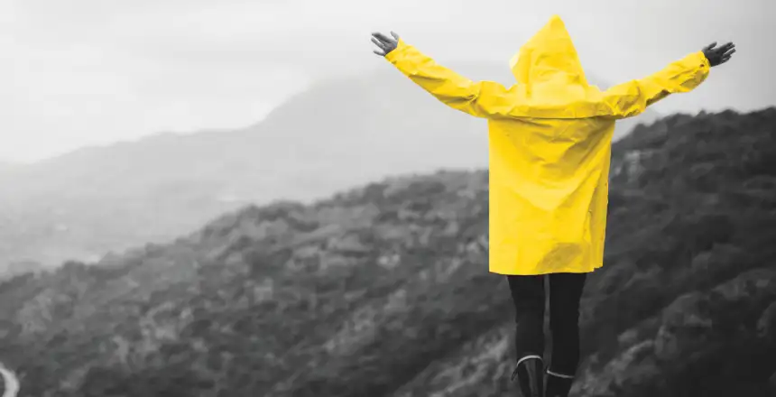 gelbe jacke, berge, hertz autovermietung