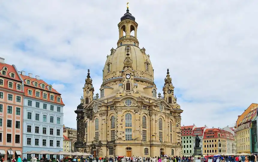 dresden-frauenkirche-neumarkt Dresdener Frauenkirche am Neumarkt