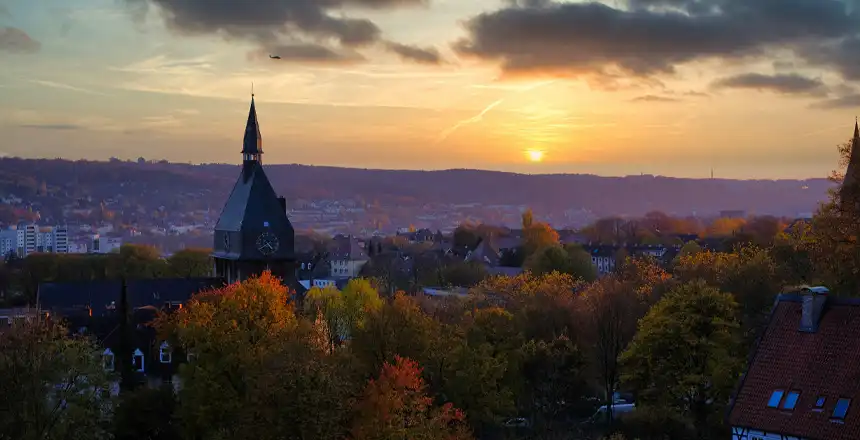 Panorama von Wuppertal im Abendlicht