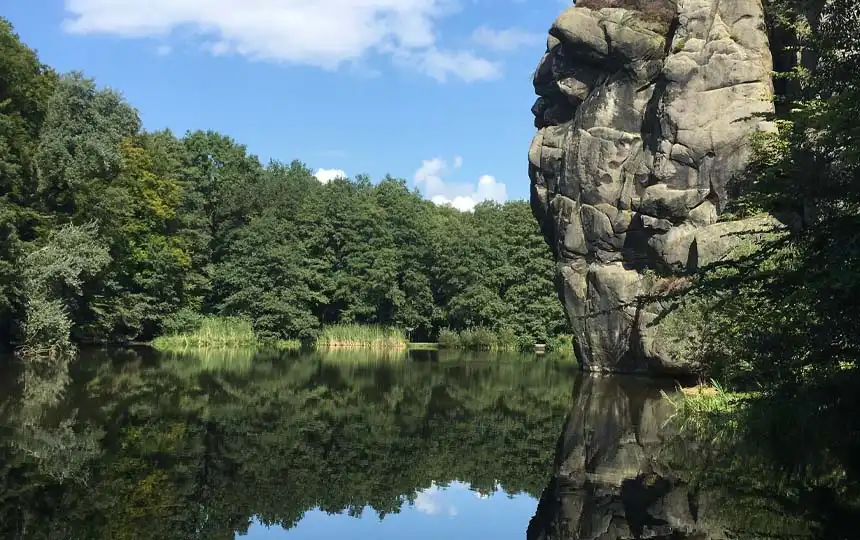 teutoburger-wald See und Felsen im Teutoburger Wald bei Bielefeld