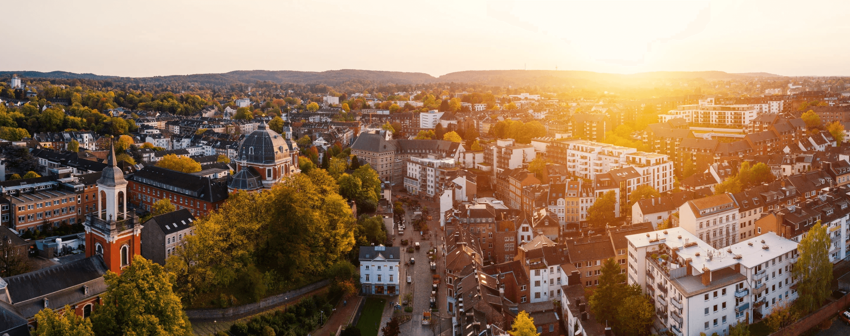 Panorama von Aachen in der Dämmerung