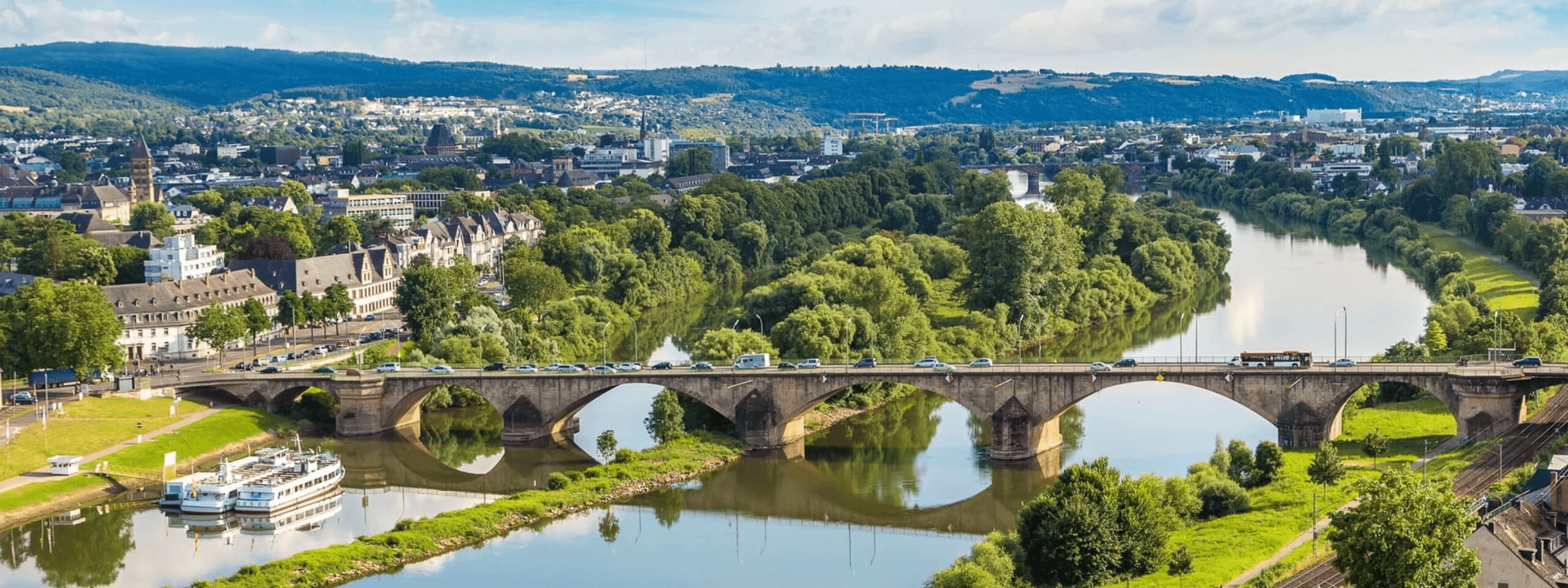 adac autovermietung trier stadt panorama fotolia 133014622