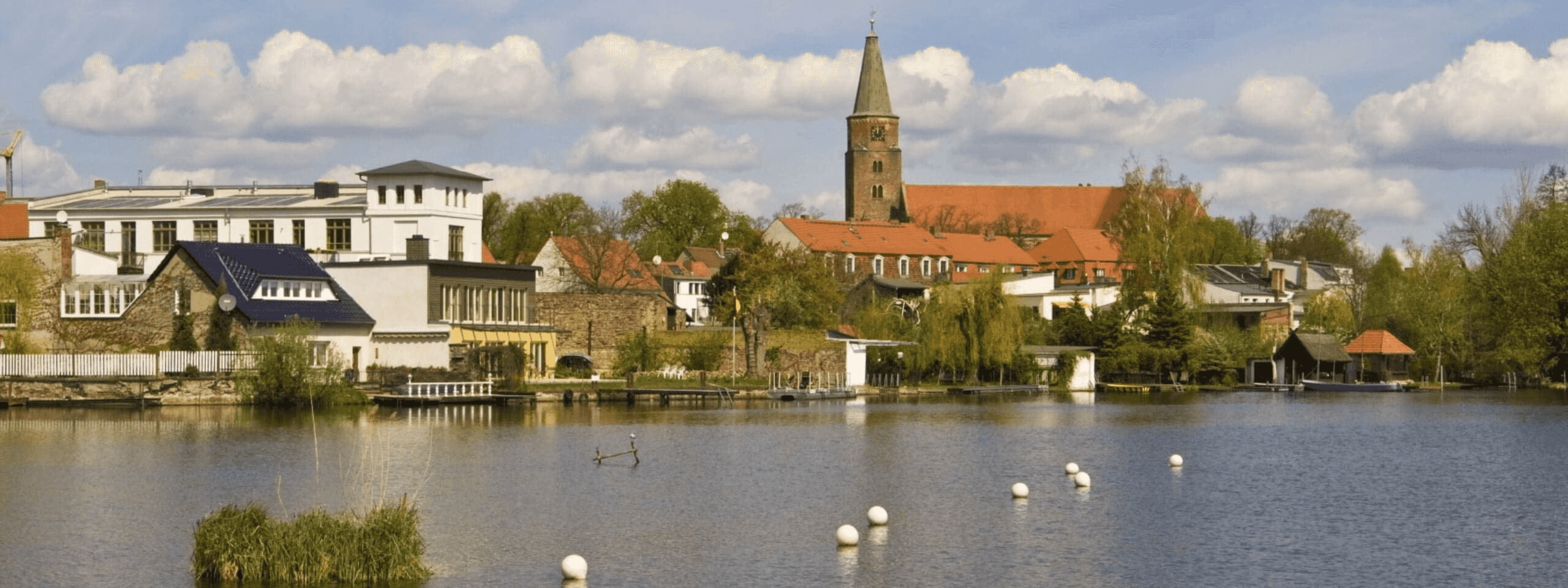 adac autovermietung brandenburg havel istock 000006446129