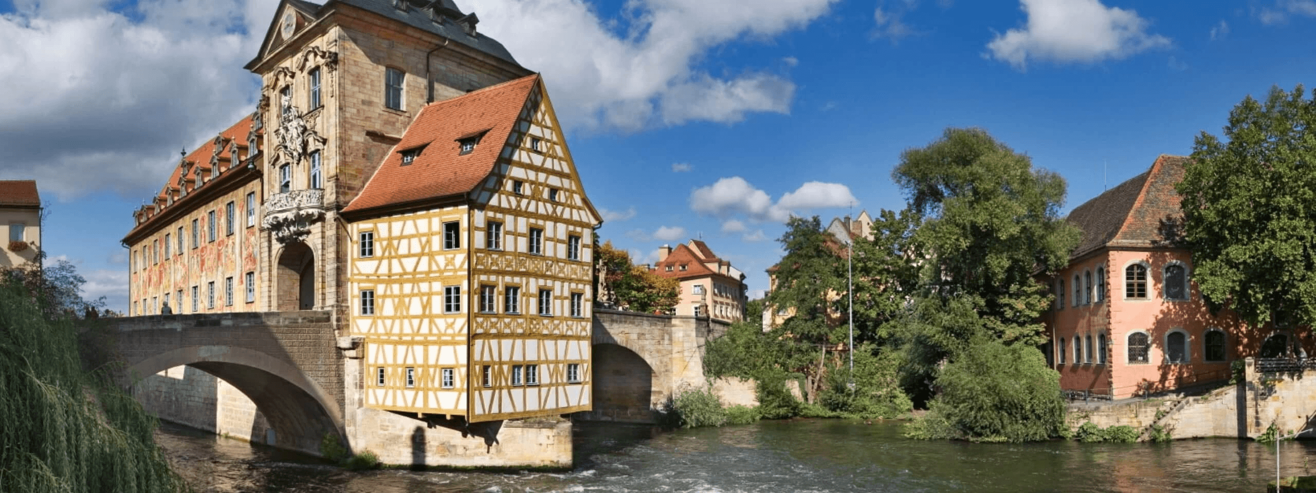 adac autovermietung bamberg altes rathaus obere brücke istock 000004394309