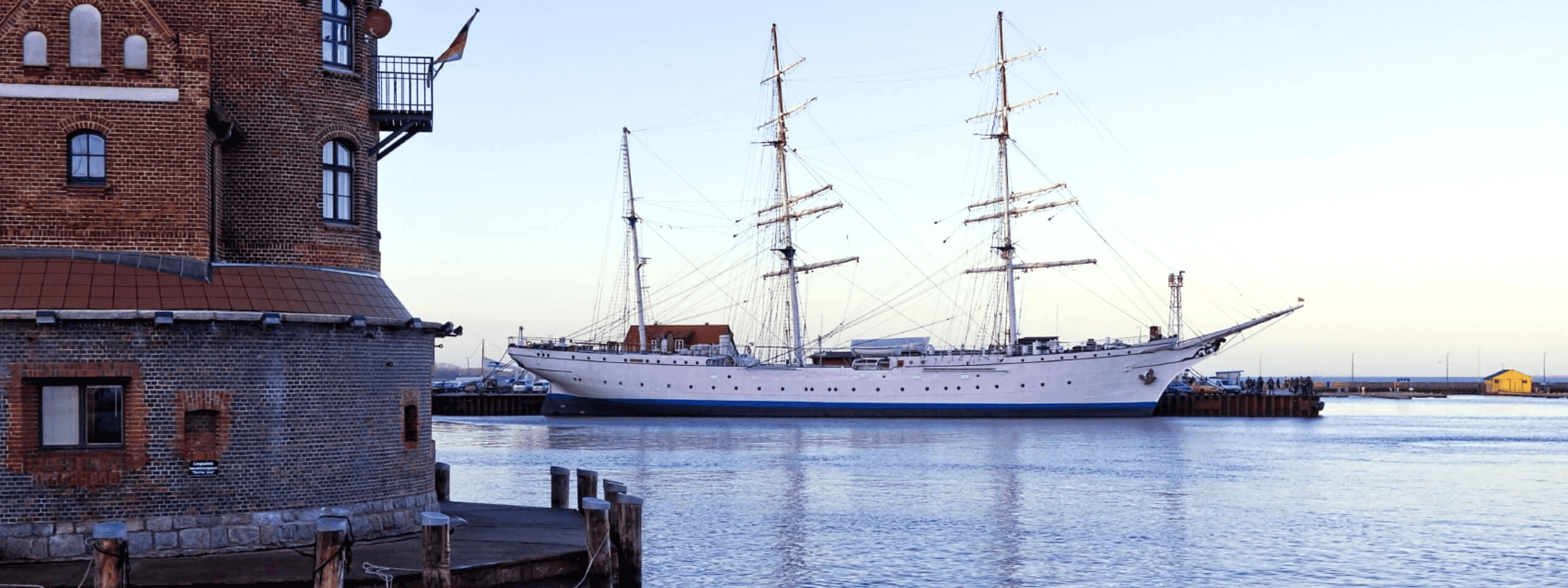 adac autovermietung stralsund istock 000022943864