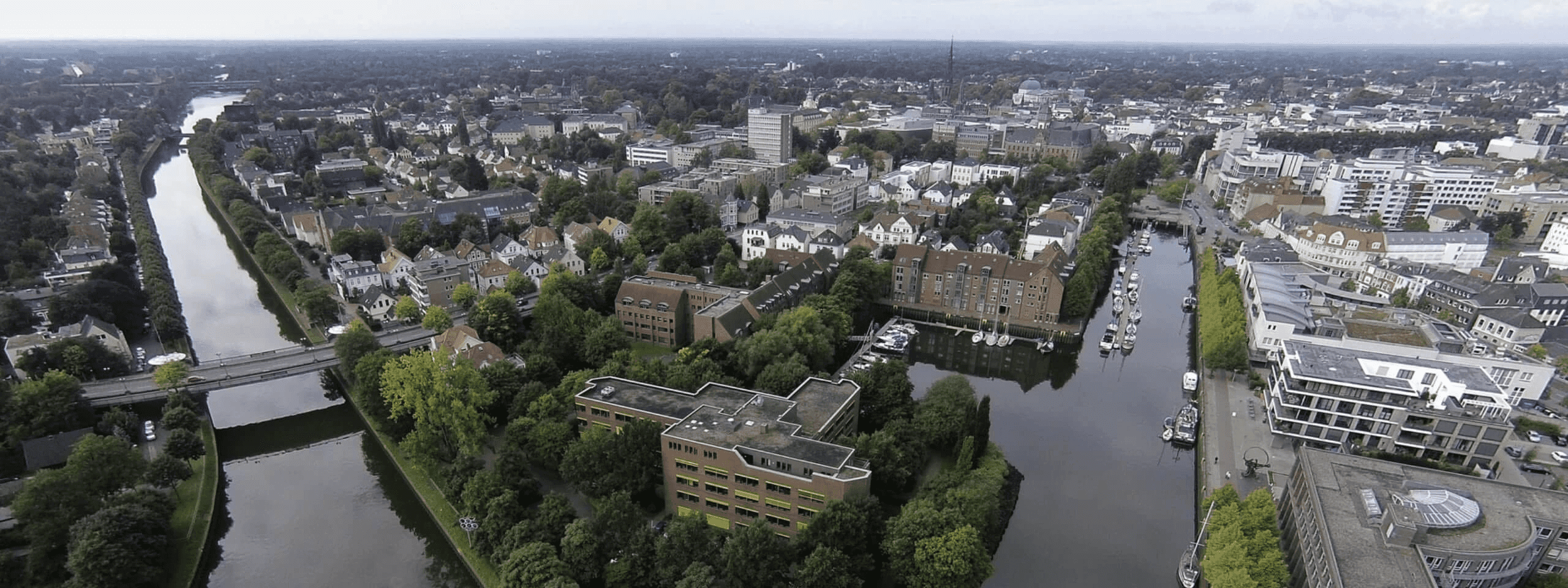 adac autovermietung oldenburg stadt panorama fotolia 98899433