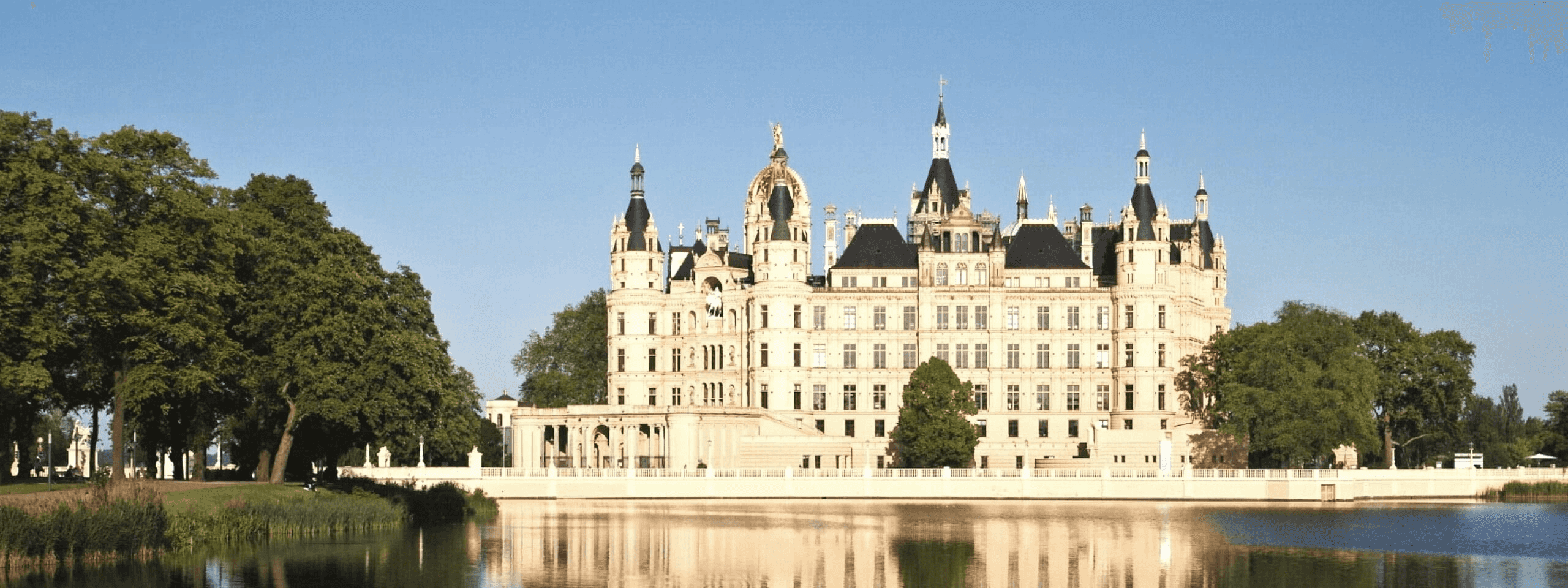 adac autovermietung schwerin istock 000011722058