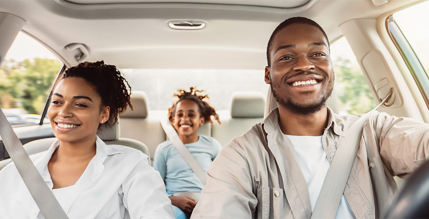 enterprise rent-a-car mietwagen, eltern mit tochter im auto