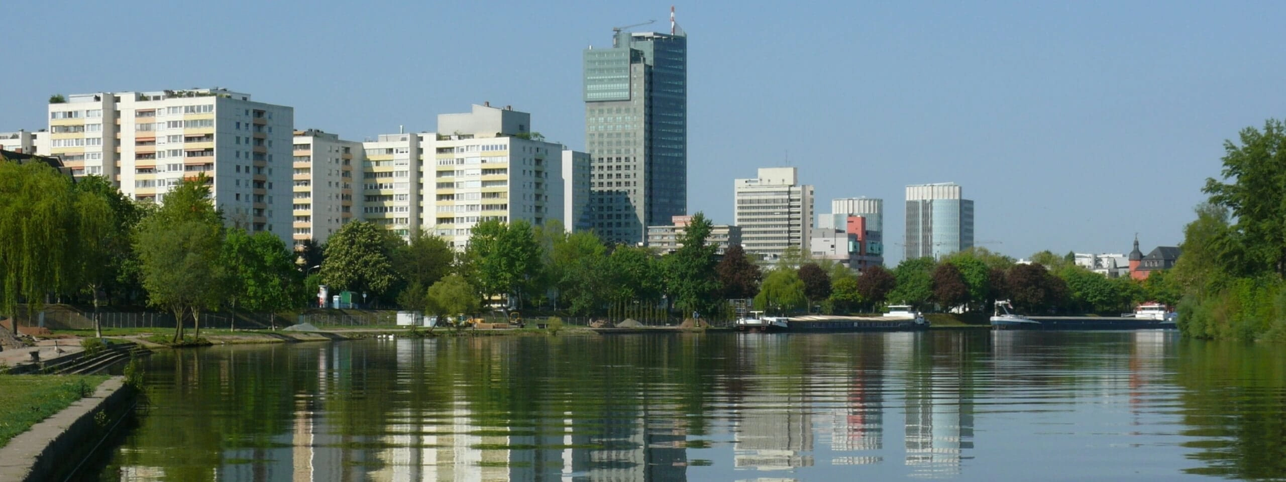 adac autovermietung offenbach ufer panorama fotolia 13680948
