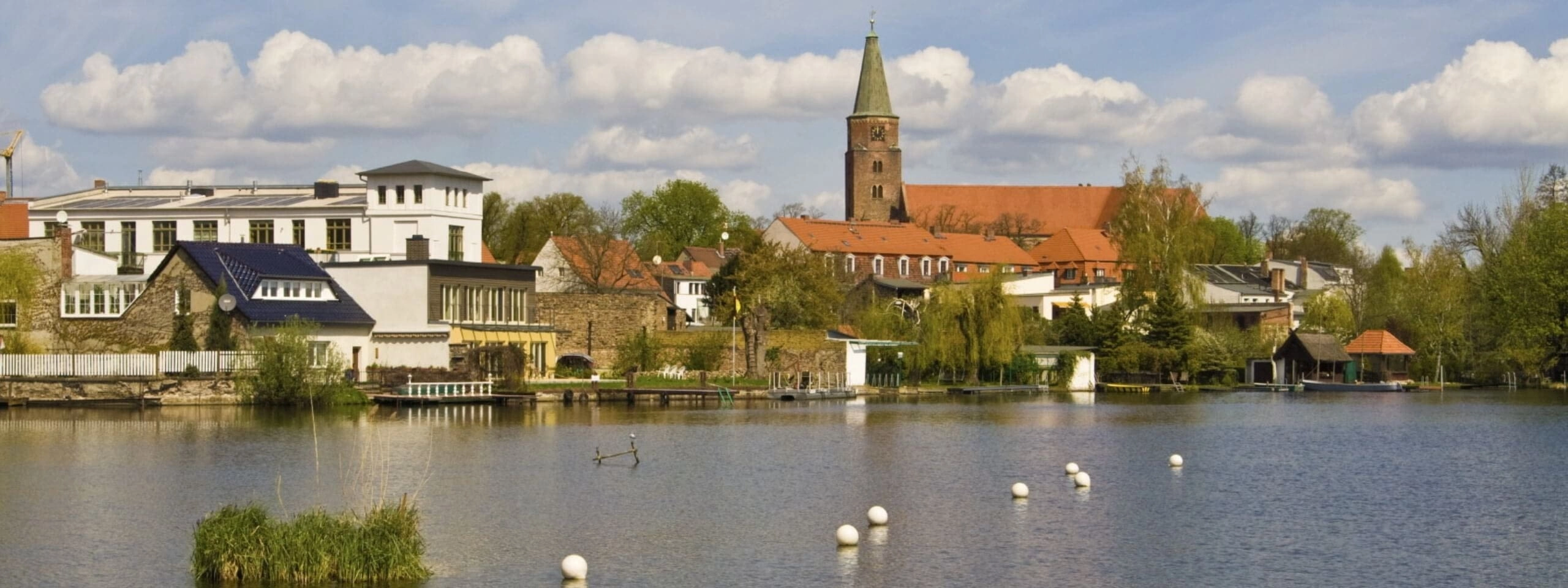 adac autovermietung brandenburg havel istock 000006446129