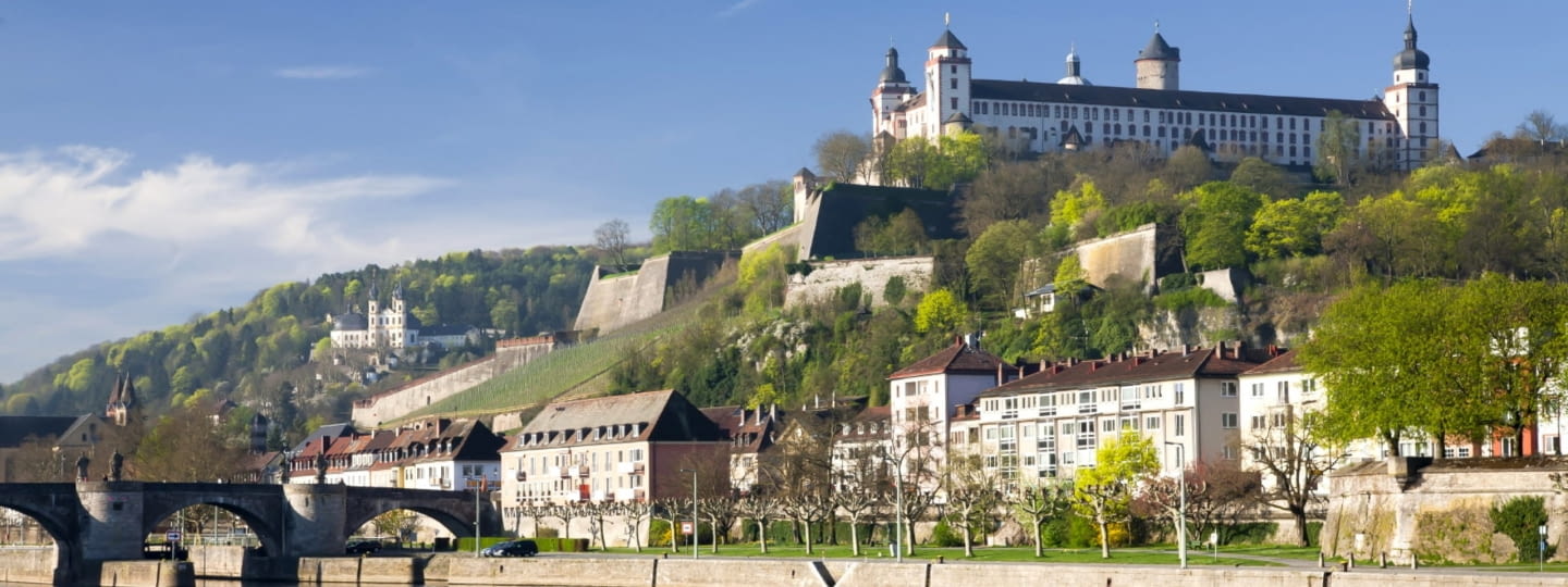 adac autovermietung würzburg istock 000016958876