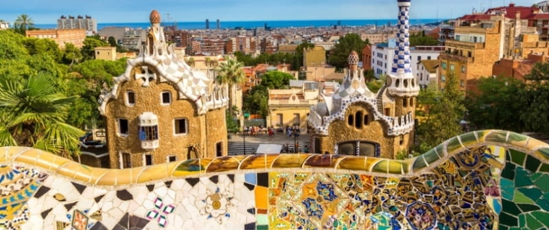 park güell in barcelona spanien fotolia 86287228