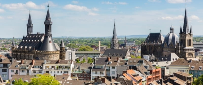 aachen altstadt istock 000072186333