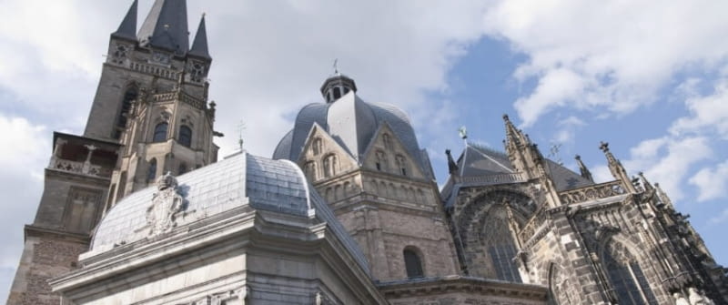 aachen dom istock 000020112866